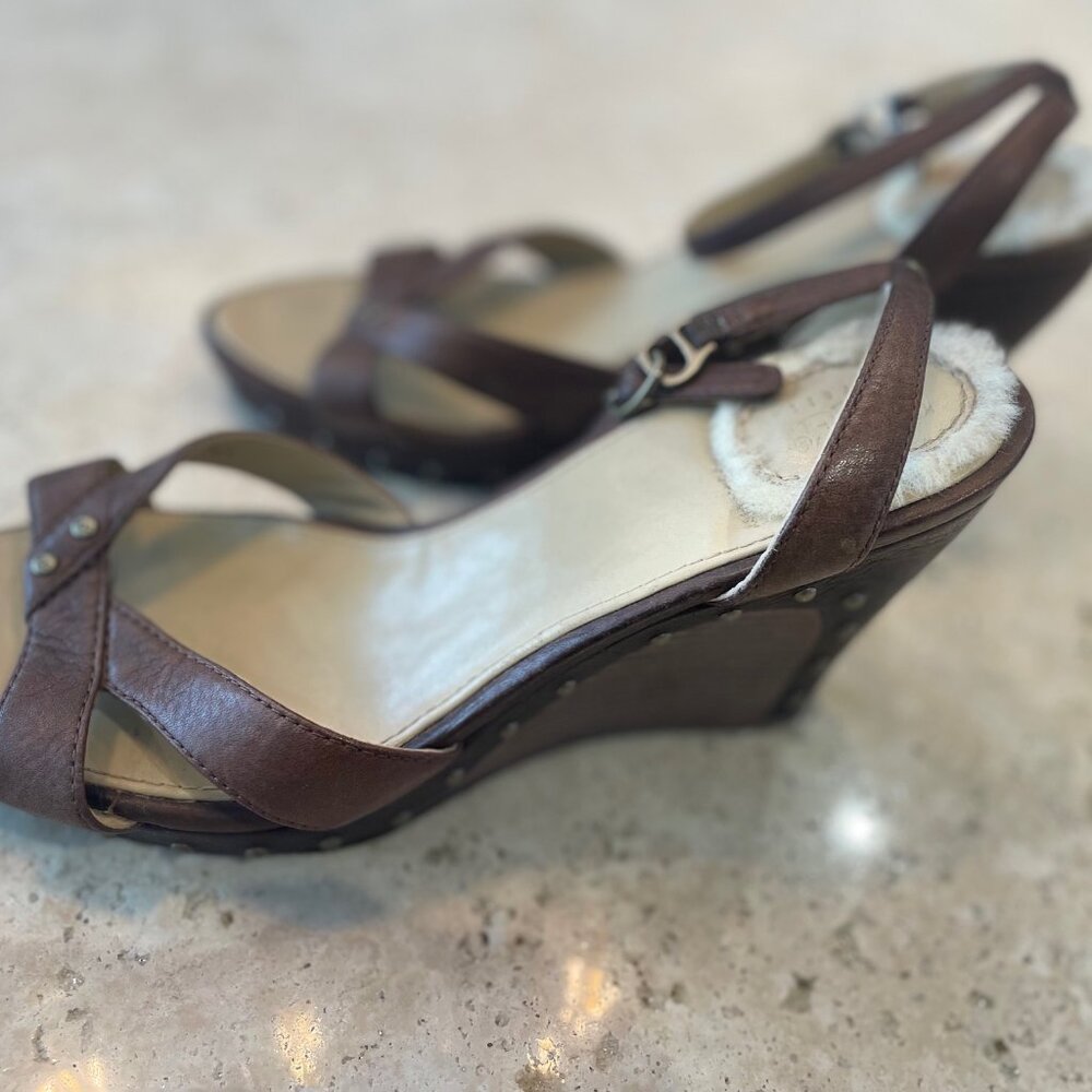 UGG Wedge Sandals Size 9